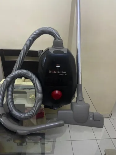 Aspirador Eletrolux ONE03 1600W ORIGINAL SEMI NOVO