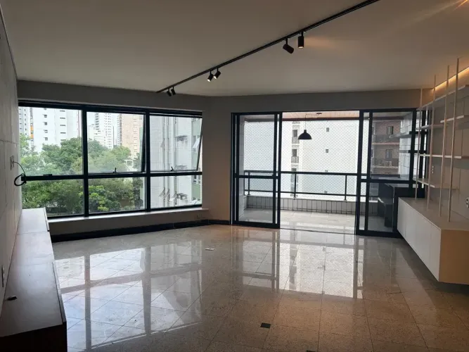 Imóvel para venda possui 157 metros quadrados com 4 quartos em Casa Amarela - Recife - PE