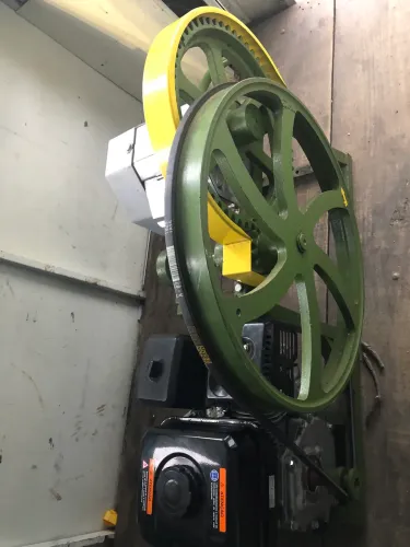 Vende-se máquina de caldo de cana , usada poucos meses ainda na garantia