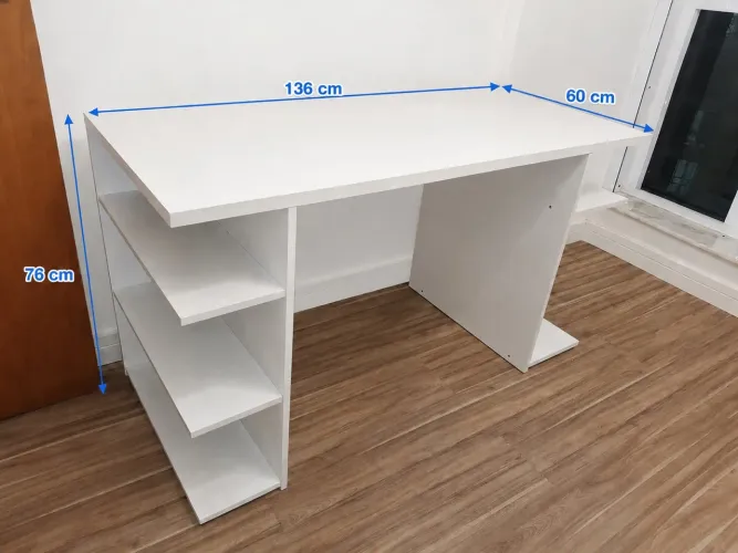 Mesa de escritório super conservada