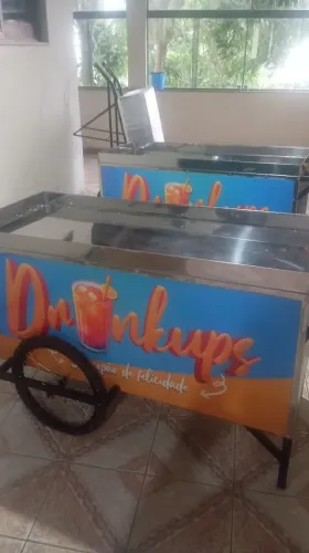 Dois carrinhos de alumínio para vendas de confecções de bebidas , drinks , bolos, doces