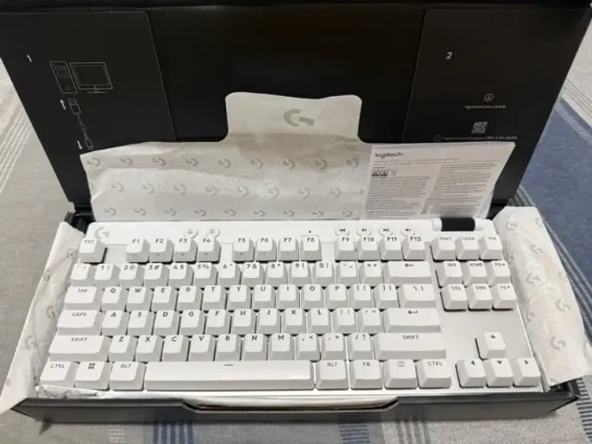 Teclado Gamer Com Fio Logitech G PRO X TKL RAPID 