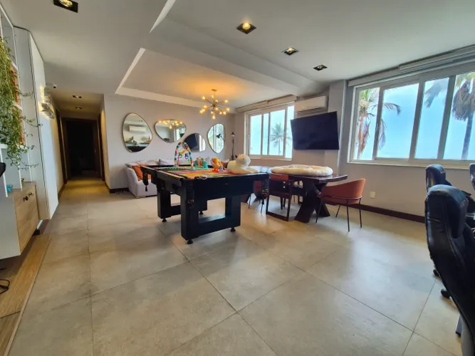 Apartamento de 115 m², frontal mar, com 2 quartos no Leblon - Rio de Janeiro - RJ