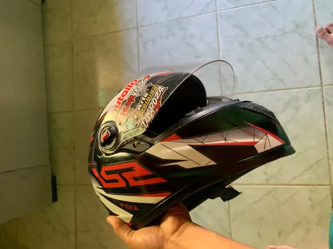 capacete fw3 adesivado ls2