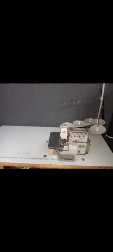 Máquina de costura interlock 5 fios