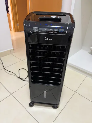 Climatizador de Ar Frio Midea com controle perfeito estado
