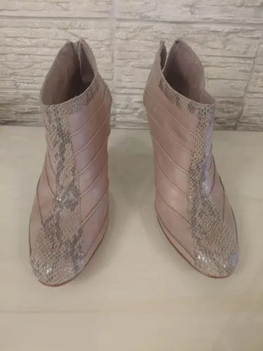 Bota de couro