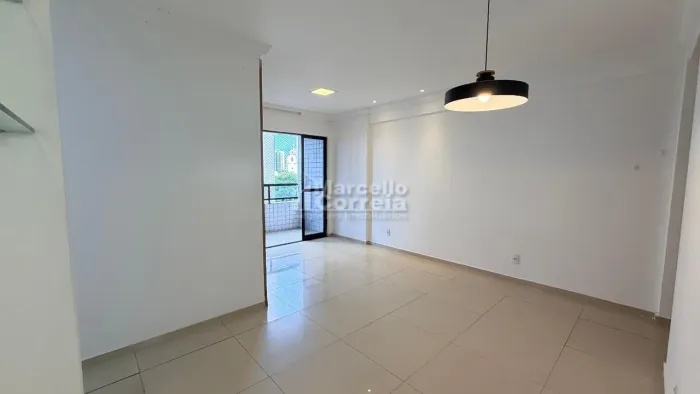 Apartamento de 74m² no bairro dos Aflitos