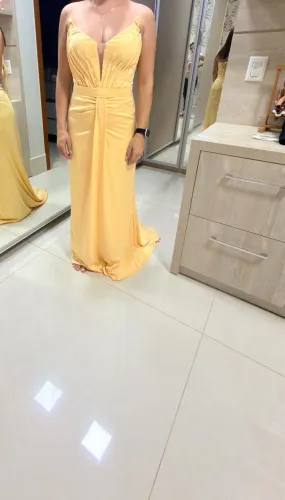 Vestido festa amarelo manteiga