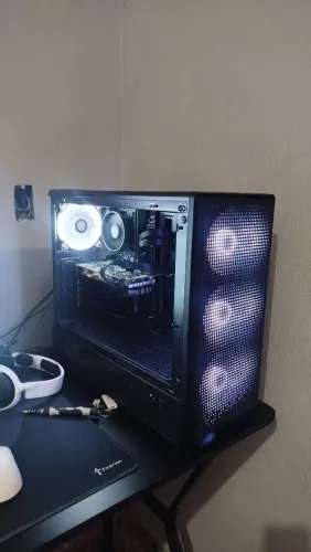 PC GAMER Ryzen 5 16GB RX 580