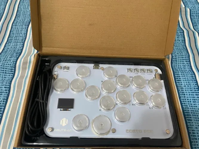 HITBOX HAUTE42 S16 - PERFEITO
