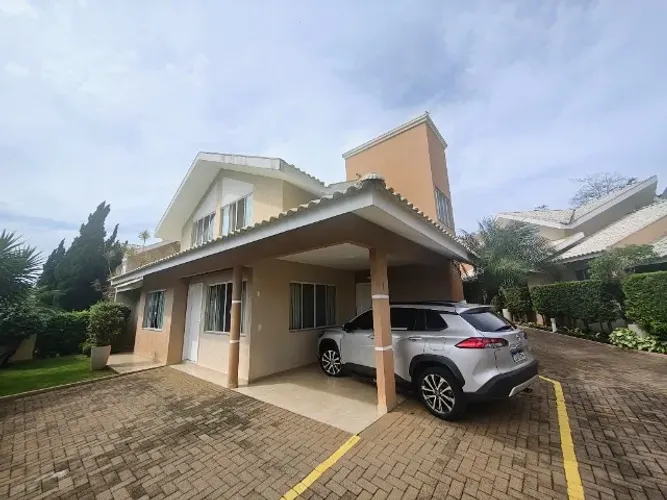Sobrado a venda no bairro Country