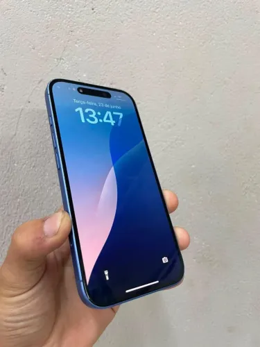 iPhone 16, *)