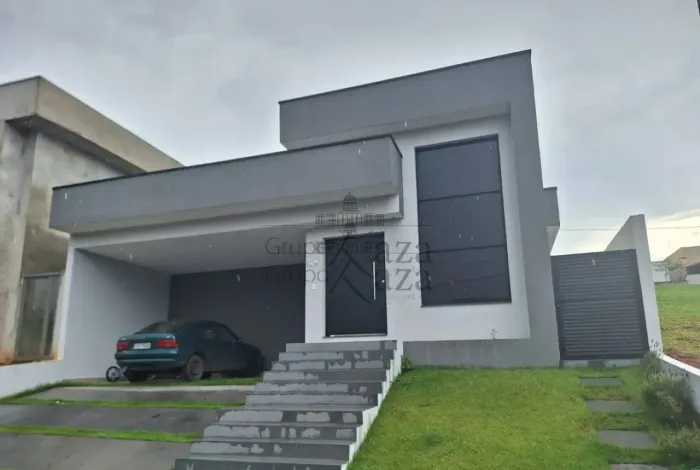 Oportunidade - Casa em Condomínio - Caçapava - Condomínio Terras do Vale - 4 Dormitórios -