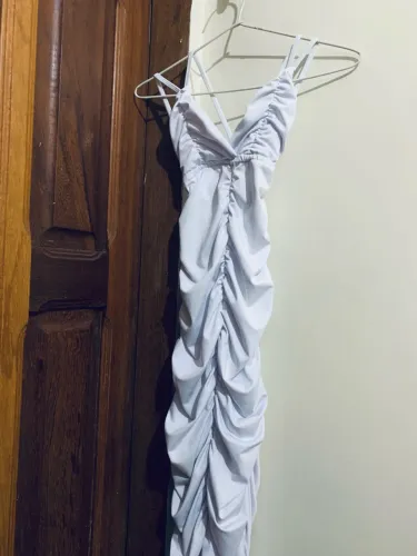 vestido midi branco longo