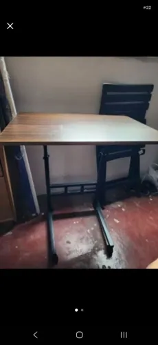 Mesa para estudo leia o anúncio