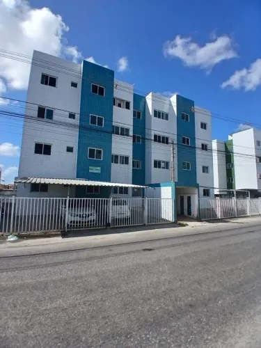 Apartamento Dois quartos, wc social. cozinha com área de serviço, uma vaga de garagem
