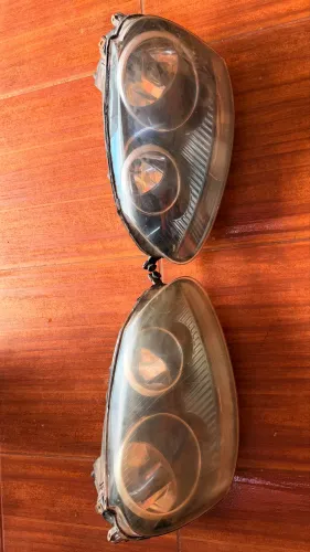 Farol Dianteiro Jetta 2.5 (2006 em diante)