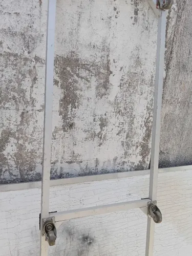 Pé de alumínio pra móveis 