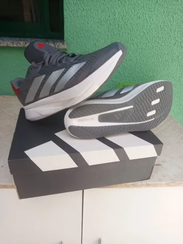 ADIDAS NOVO SEM USO