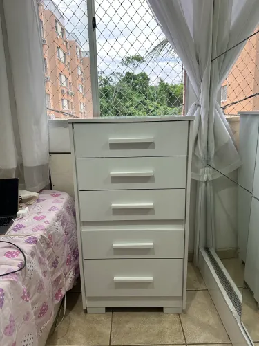 Cômoda branca 5 gavetas
