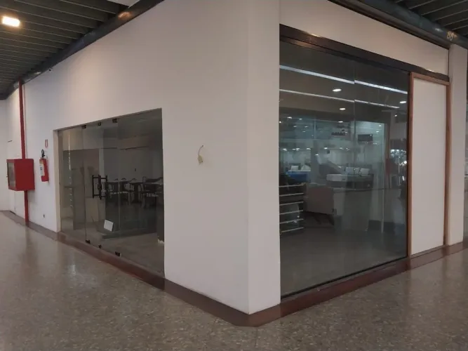 Oportunidade no Hiper Shopping - 02 Lojas para Locação- Petrópolis, Alto da Serra