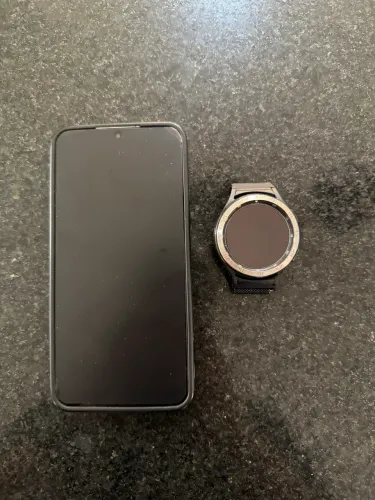 Samsung S22 Plus + galaxy watch 4 classic