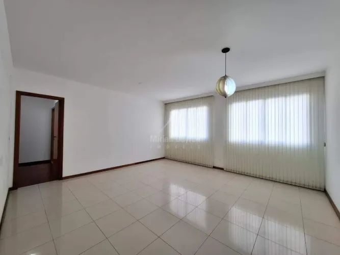 Apartamento com 4 quartos (1 suíte) no bairro Cidade Nova