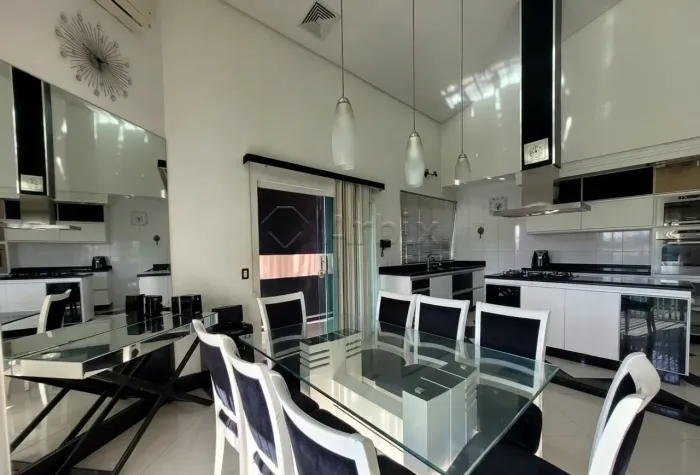 Casa com Salão Comercial para alugar no Bairro Vila Santa Maria em Americana/SP