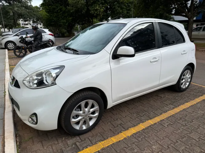 Nissan March SV 1.6 16V Flexstart 5P Aut. 2017