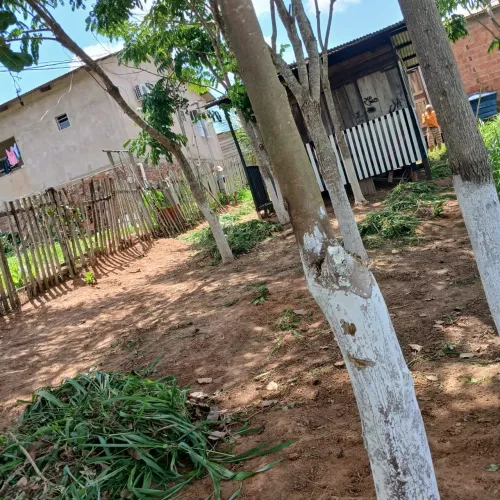 Vendo esse terreno com essa casinha valor 30 mil