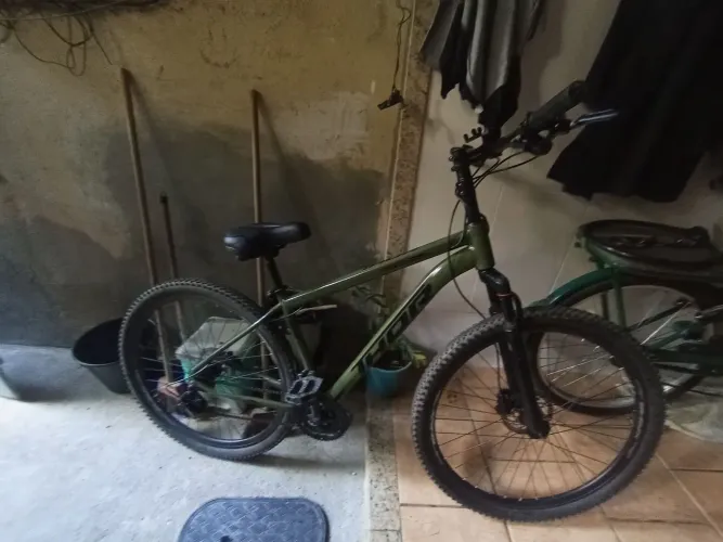 Bicicleta, banco de gel, suporte para celular é regulador de guidão 