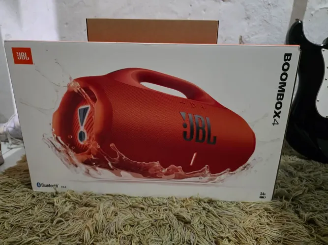 Jbl bomboox 4. Nova