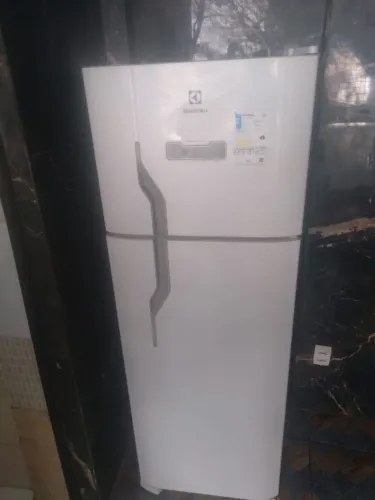 Geladeira Electrolux Tf39 127v Branco (Usada)