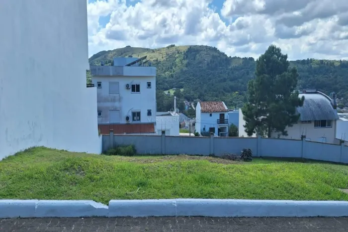 Terreno em condomínio fechado