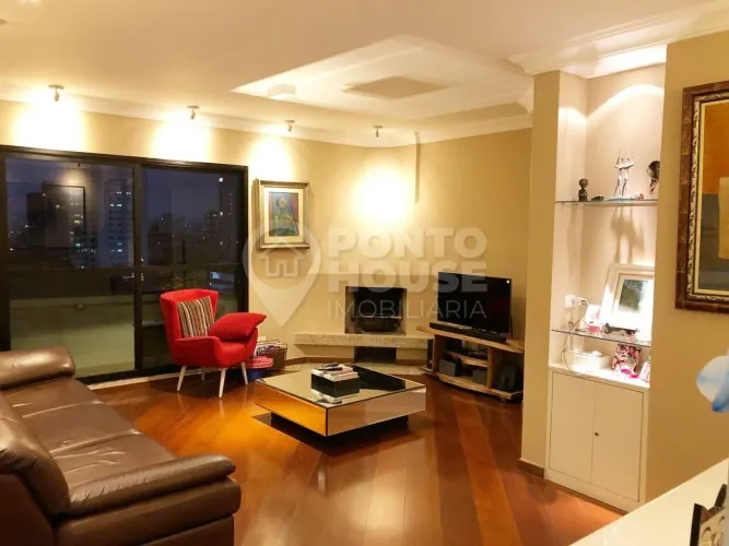 Apartamento de 116m² Reformado, 3 Suítes no Campo Belo, Lareira, Sacada em L