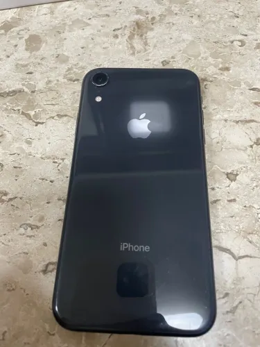 iPhone XR 64GB com fone Bluetooth e capinha 