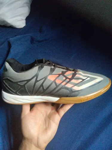 Vendo Chuteira tênis de futsal