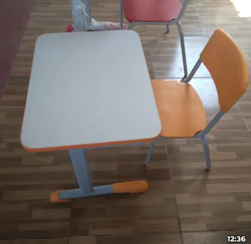 Vendo bancas de escola infantil 