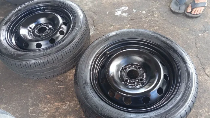 02 rodas montadas aro 15,(FIAt)