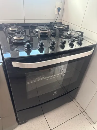 Fogão eletrolux 5 bocas , tampo de vidro