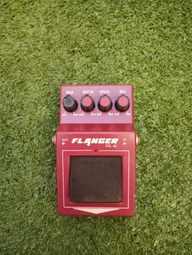 ? Pedal Vintage Chorus Flanger FG-A1 + Cabo de Alimentação ? R$ 250
