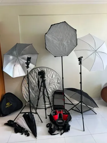 Equipamentos Fotográficos e Estúdio: Canon 70D, Lentes L, Flashes e Acessórios
