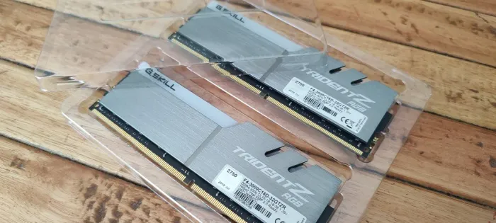Memória DDR4 (2x 16GB)