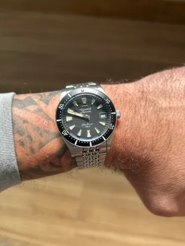 Technos Skydiver automático