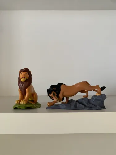 Bonecos rei leão scar e mufasa