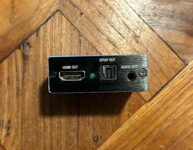 Adaptador HDMI to HDMI + Audio HDMI Converter muito bom estado