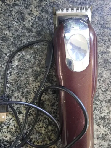 Máquina de cortar cabelo Wahl oasis 