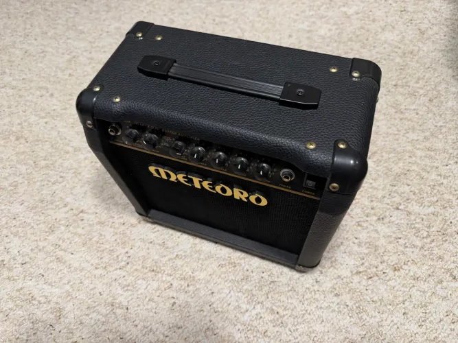 Amplificador Meteoro MG-15R