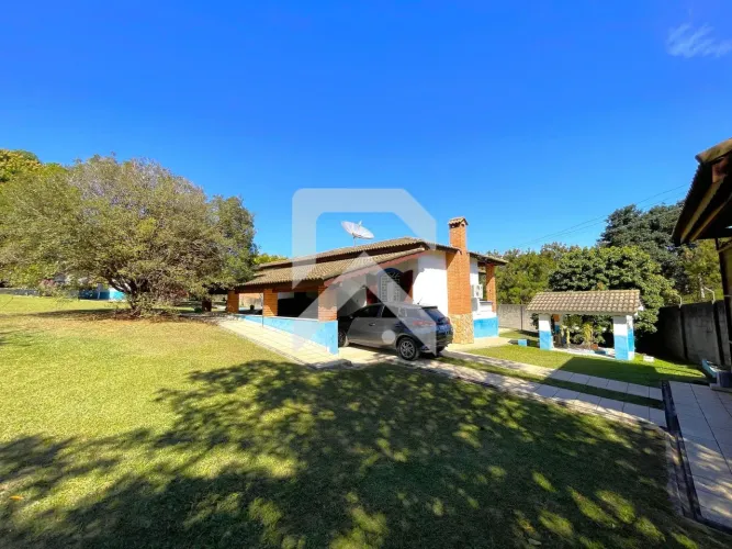 CHÁCARA BELÍSSIMA COM 4 QUARTOS, PISCINA AQUECIDA, POMAR NO MEDEIROS, JUNDIAÍ. ACEITA FINA